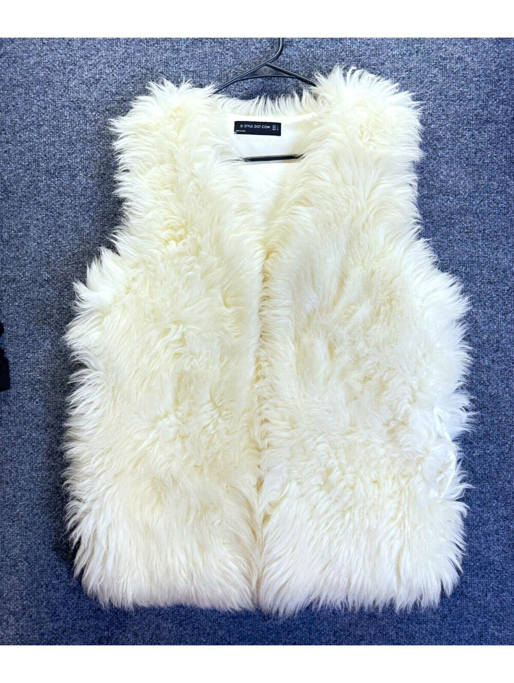 SI STYLE DOT COM Off White Faux Fur Vest L Boho Winter Snow Bunny Shaggy Lined